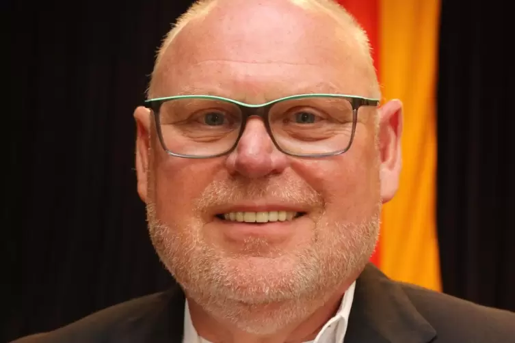 Zugmarschall in Gr&uuml;nstadt: Karlheinz Schneider. 