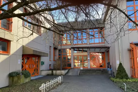 Die Stadtverwaltung möchte im Erdgeschoss des Bürgerhauses ein Büro für zwei Mitarbeiter einrichten.