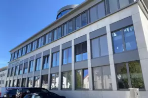 Jüngstes Bauprojekt: Veranstaltungsbebäude der Bank in Speyer. Jüngstes Bauprojekt: Veranstaltungsbebäude der Bank in Speyer.