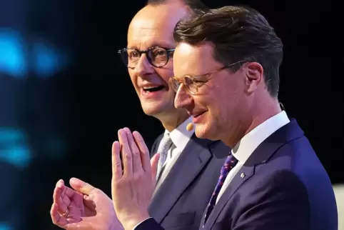 Sollte Hendrik Wüst (im Vordergrund) anstatt Friedrich Merz Bundeskanzler werden. 