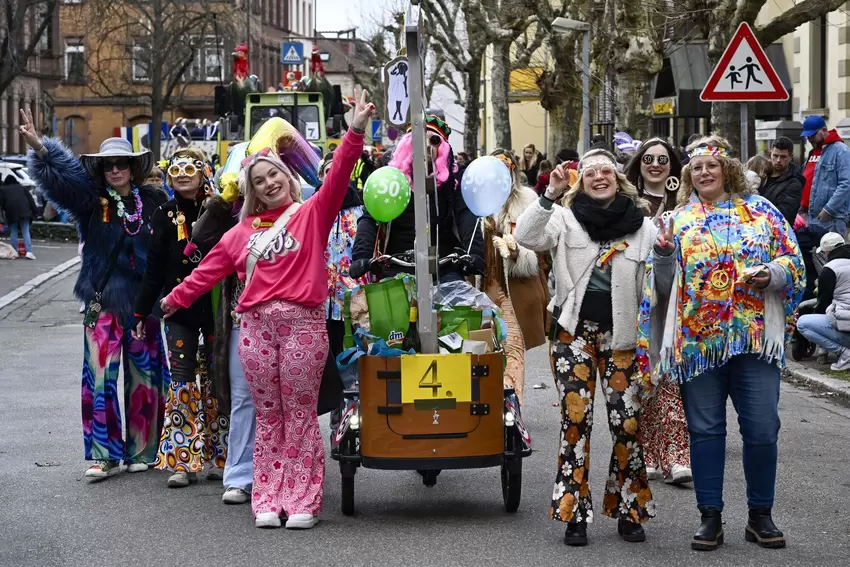 ... der Club der ehemaligen Miss Strohhüte.