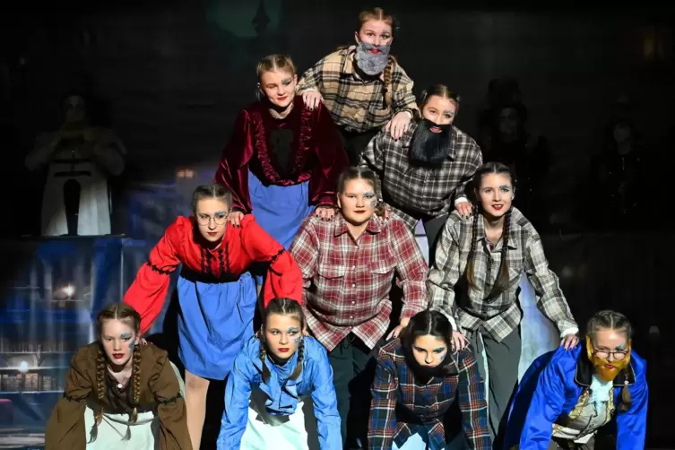 Akrobatisch: Auftritt der im April 2024 gegründeten Showtanzgruppe „Next Generation“ des KCM. 