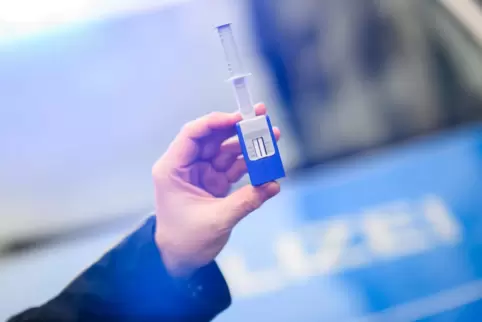 Mit einem Drogentest können Fahrer überprüft werden. 