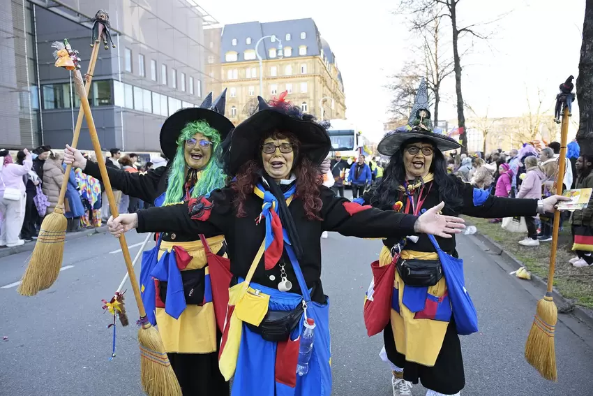 Närrische Hexen verbreiten gute Laune.