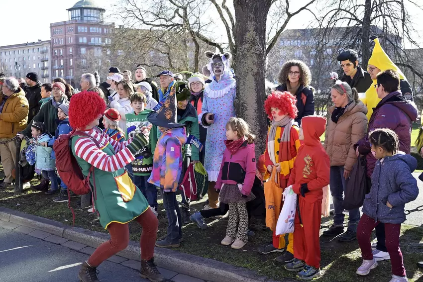 Die 250.000 Besucher hatten sich in Schale geworfen – kombiniert mit warmen Winterjacken.