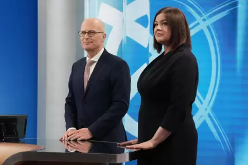 Können weiter regieren: Peter Tschentscher (SPD) und Katharina Fegebank (Grüne).