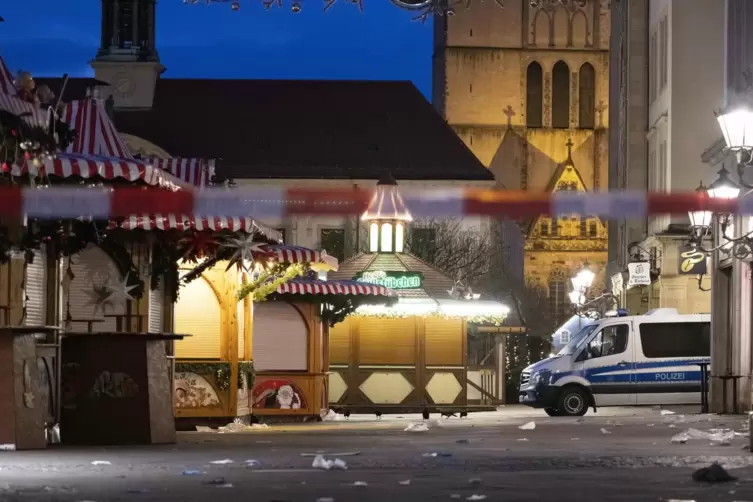 Der Magdeburger Weihnachtsmarkt nach der Todesfahrt. 