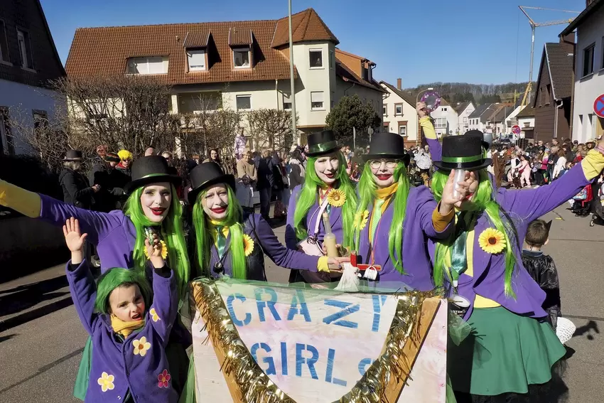 Crazy Girls.