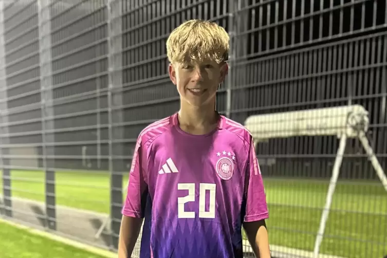 Tr&auml;gt schon mal das Nationaltrikot und tr&auml;umt vom gro&szlig;en internationalen Auftritt: Leo Naab.