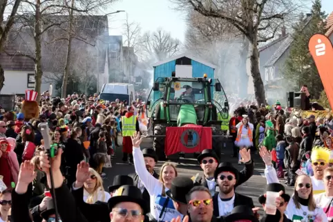 Der Umzug in Jockgrim verlief friedlich. Abseits des Geschehens musste die Polizei jedoch hin und wieder eingreifen. 