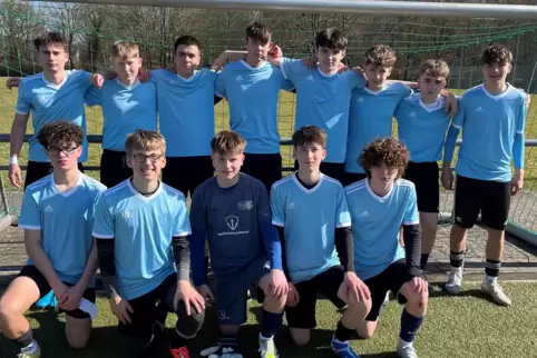 Die Fußballer des Zweibrücker Helmholtz-Gymnasiums haben die Westpfalzmeisterschaft im Schulsportwettbewerb „Jugend trainiert fü Die Fußballer des Zweibrücker Helmholtz-Gymnasiums haben die Westpfalzmeisterschaft im Schulsportwettbewerb „Jugend trainiert fü