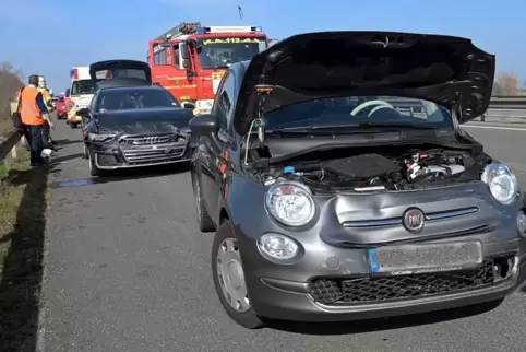 Viele Rettungskräfte waren am Samstag im Einsatz, nachdem es auf der Autobahn 61 einen Unfall gegeben hatte. Jürgen Strieder