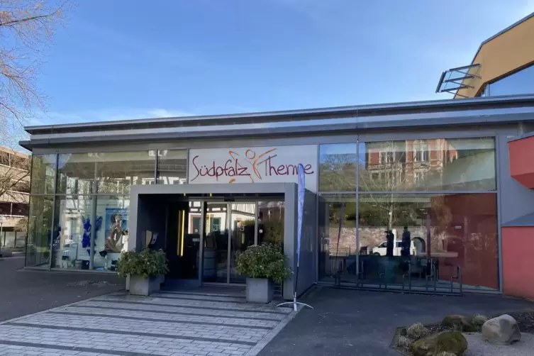 Gerade Besucher der S&uuml;dpfalz-Therme sind wegen der Handyparken-Pl&auml;ne der Stadt erregt. 