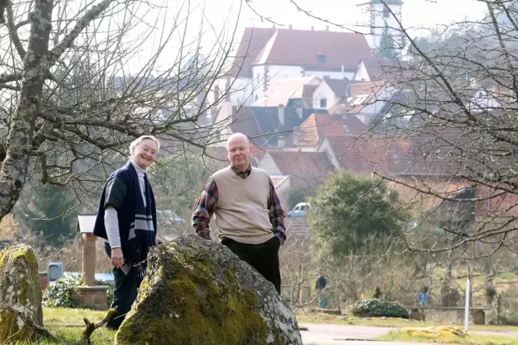 Vom Verbrechersumpf ins Pfalz-Idyll: Zum 60. Mal machen Hildegard Glagow und R&uuml;diger Bagger Urlaub im Hotel Dernbachtal. 