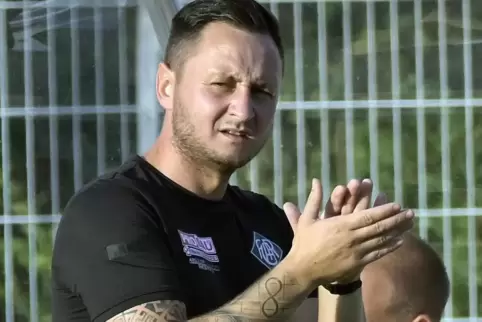 Will auch in Pirmasens eine gute Leistung sehen: Arminia-Trainer Chris Chorrosch. 