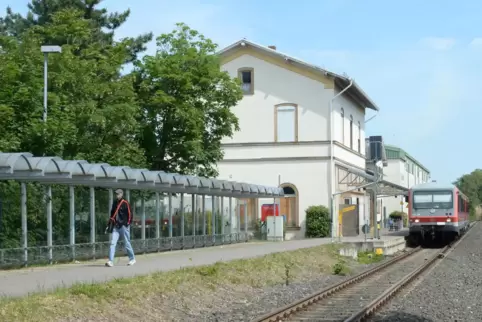Die Bahnstrecke Deidesheim-Bad Dürkheim soll ab 17. März gesperrt werden. 