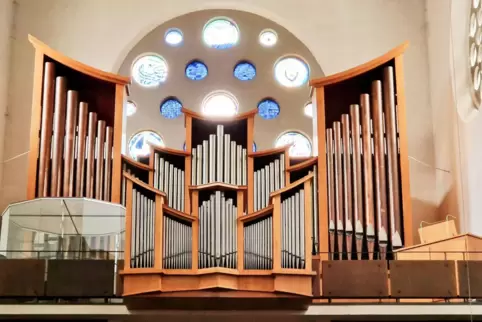 Auf der restaurierten Späth-Orgel erklingen Werke von Bach, Mendelssohn Bartholdy und Peeters.