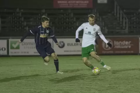 Dank des Treffers von Felix Reißmann (rechts) zum 3:3 schafft der SV Kirchheimbolanden in Ramstein noch ein Unentschieden. 