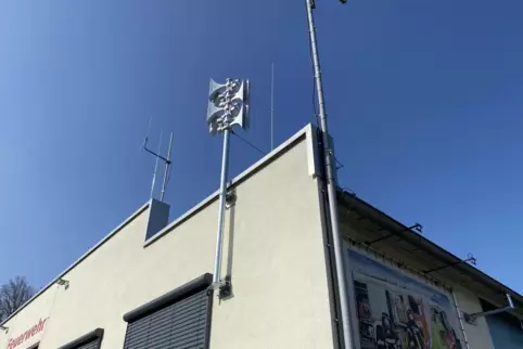 Soll zum Landes-Warntag losheulen: Sirene auf dem Grünstadter Feuerwehrhaus. 