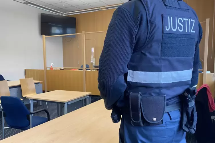 Im Amtsgericht Rockenhausen: Prozess um Sch&uuml;sse auf dem Eisenberger Marktplatz. 