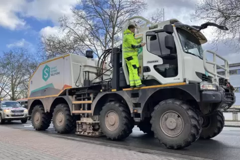 „Vibro-Truck“ im Einsatz: Drei Fahrzeuge waren in der Region unterwegs. 