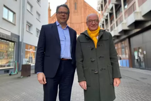 Sind im Anwaltsverein Ludwigshafen engagiert: Jan Schabbeck (links) und Willibrord Zunker.