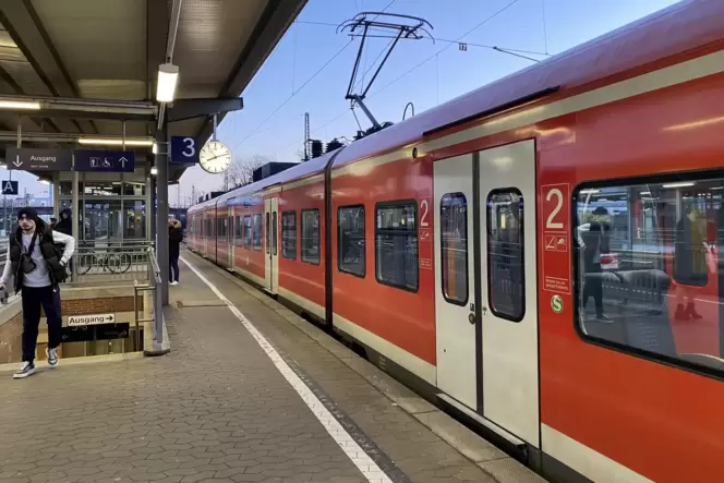 Ende 2028 soll die erste S-Bahn aus Homburg in Zweibrücken ankommen. Ende 2028 soll die erste S-Bahn aus Homburg in Zweibrücken ankommen.