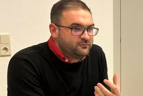 Musste in einer Verbandsgemeinde-Sitzung schweigen: Bürgermeisterkandidat Daniel Krauß. 