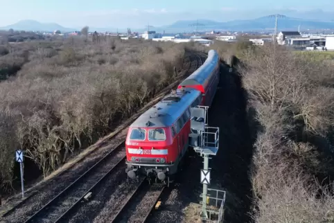 Wegen des Mangels an Triebwagen in der Pfalz wird derzeit auf der Regional-Express-Linie RE6 ein Doppelstockzug eingesetzt. Dies