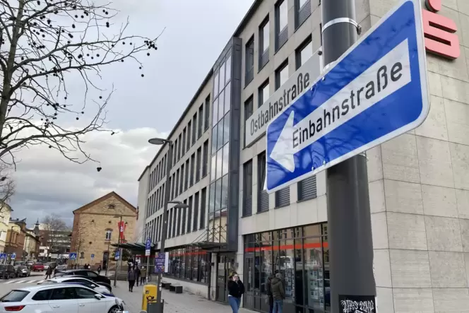 Diese Einbahnstraße kommt bald weg. Wirklich. Diese Einbahnstraße kommt bald weg. Wirklich.