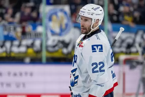 Schmallippig nach der Niederlage, aber mit Einsatz: Adler Matthias Plachta.