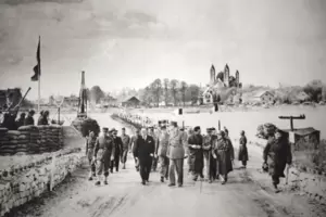 Der französische General und spätere Staatspräsident Charles de Gaulle überquerte den Rhein bei Speyer. 