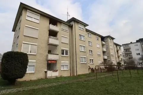 Sanierungsbedarf: Carl-von-Ossietzky-Weg 1-3. 
