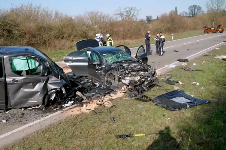 Drei Autos waren in den Unfall verwickelt.