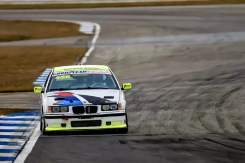 Leihgabe: Leo Geisler testet auf dem Hockenheimring im BMW von Marco Grimm für Cuntz Motorsport aus Speyer. 