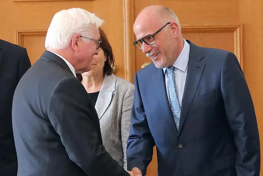 Bundespräsident Frank-Walter Steinmeier empfängt im Schloss Bellevue Kommunalpolitiker, darunter Volker Poß (SPD).