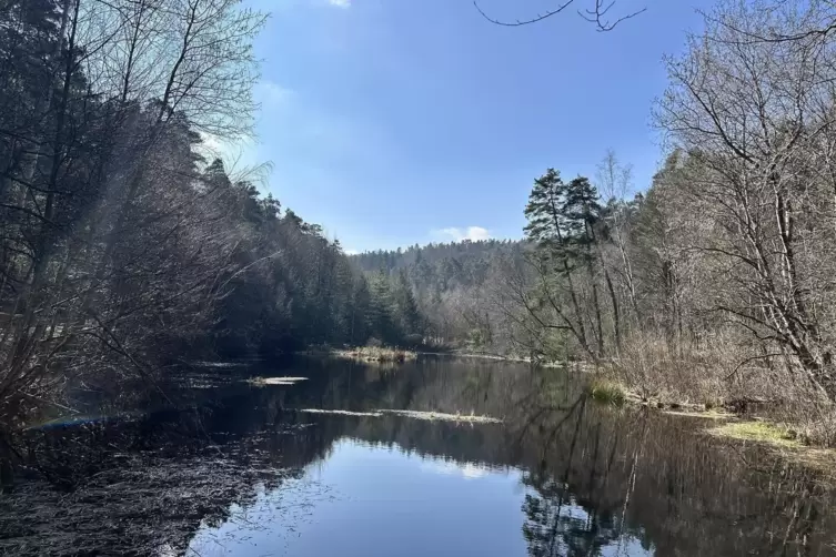 Der Ungeheuersee liegt auf der Strecke.
