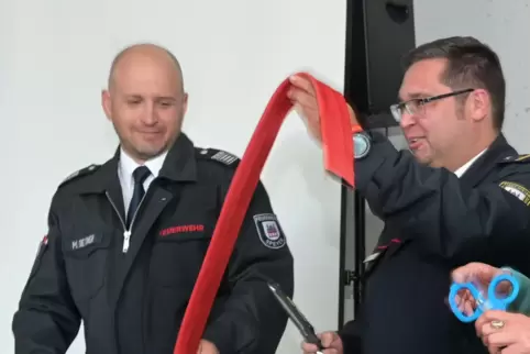 Markus Detzner (links, mit Wehrleiter Peter Eymann).