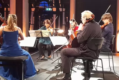 Blindes Verständnis über Generationen hinweg: die Interpreten beim Villa-Musica-Konzert.