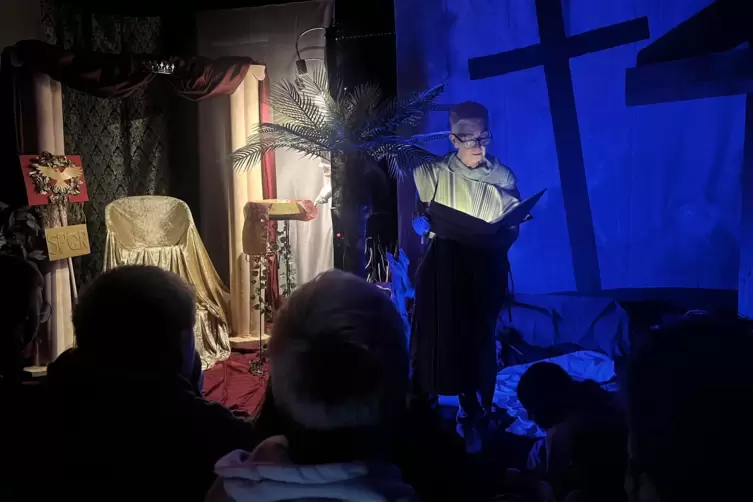 Durch den Ostergarten f&uuml;hrt Susanne Nachbar-Geiger