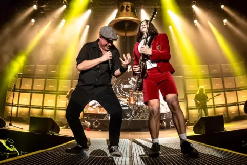 „Barock“ bringen die Hits von AC/DC auf die Bühne. 
