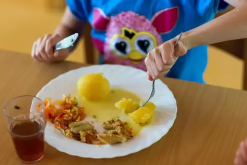 Viele Fragen haben die Eltern zu den Essenspauschalen.