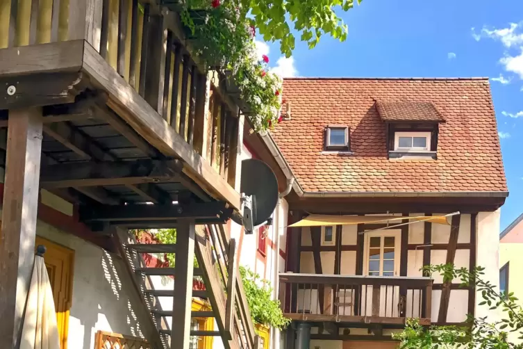 Im Anbau zur Martin-Luther-Stra&szlig;e hin sind Wohnungen entstanden. 