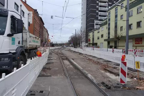 Baustelle an der Haltestelle Rohrlachstraße. Die auf drei Jahre geschätzten Arbeiten sind im Sommer 2024 gestartet. 