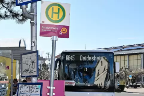 Der Schienenersatzverkehr zwischen Deidesheim und Bad Dürkheim steht nach wie vor in der Kritik. 