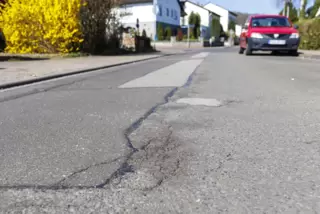 Die Karl-Marx-Straße vor dem Ausbau.