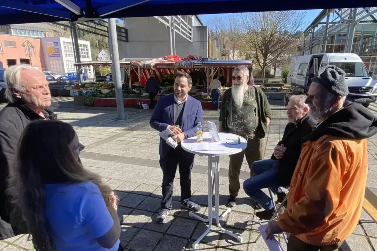 Zwei Stunden lang machten immer wieder andere Besucher am Stand der Redaktion Station. 