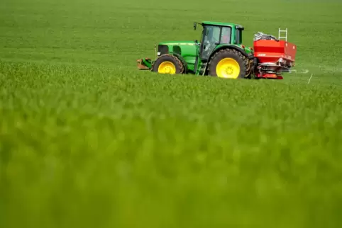Wenig Alternativen: Im Frühjahr haben die Landwirte viel zu tun. Von der Politik erhoffen sie sich mehr Wertschätzung und Verstä