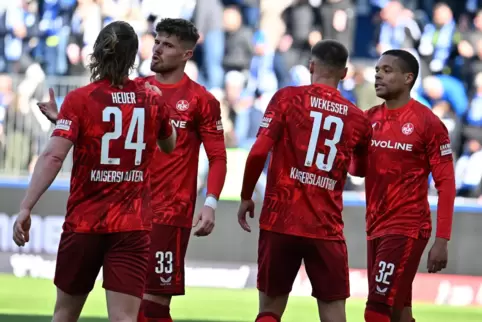„Wir haben verdient verloren“, sagte FCK-Abwehrspieler Jan Elvedi (Zweiter von links). 