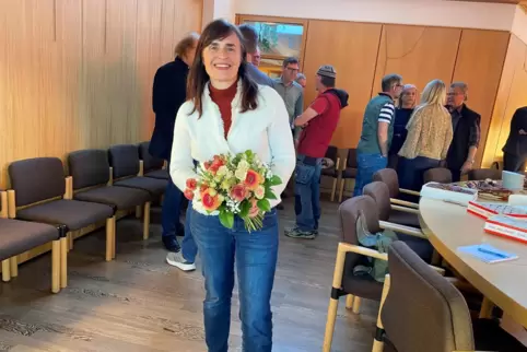 Freude über den Wahlsieg: Gabriele Flach bleibt Bürgermeisterin der Verbandsgemeinde Maikammer. 